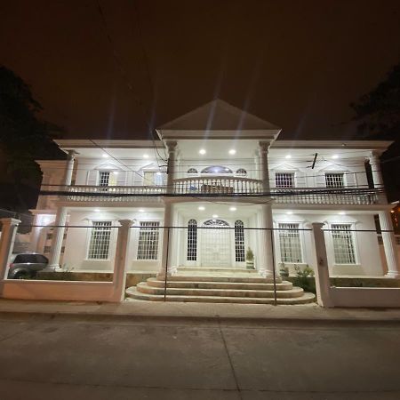 White House Apartment Guayaquil Bagian luar foto